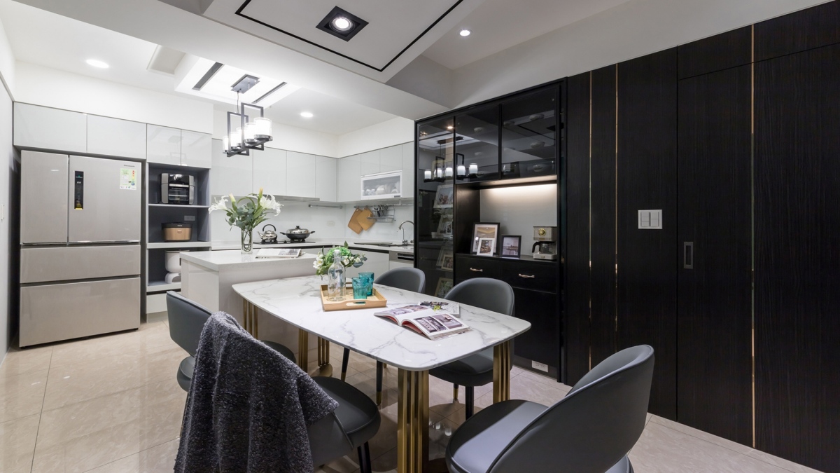 餐邊櫃；餐邊電器櫃；電器櫃；室內設計；餐廳設計