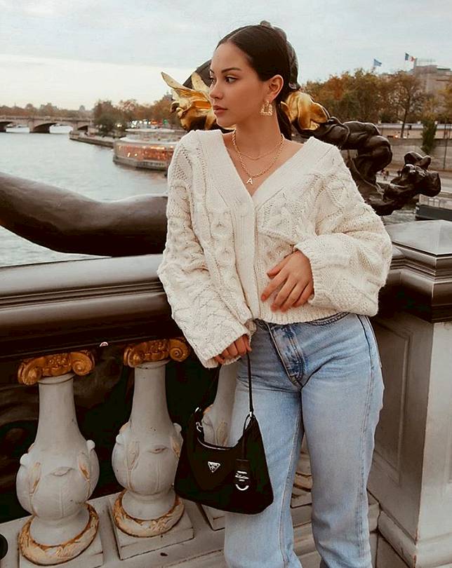 Punya Darah Prancis 10 Fashion Item Untuk Gaya Parisian Chic Ala Alyssa Daguise Line Today Line Today