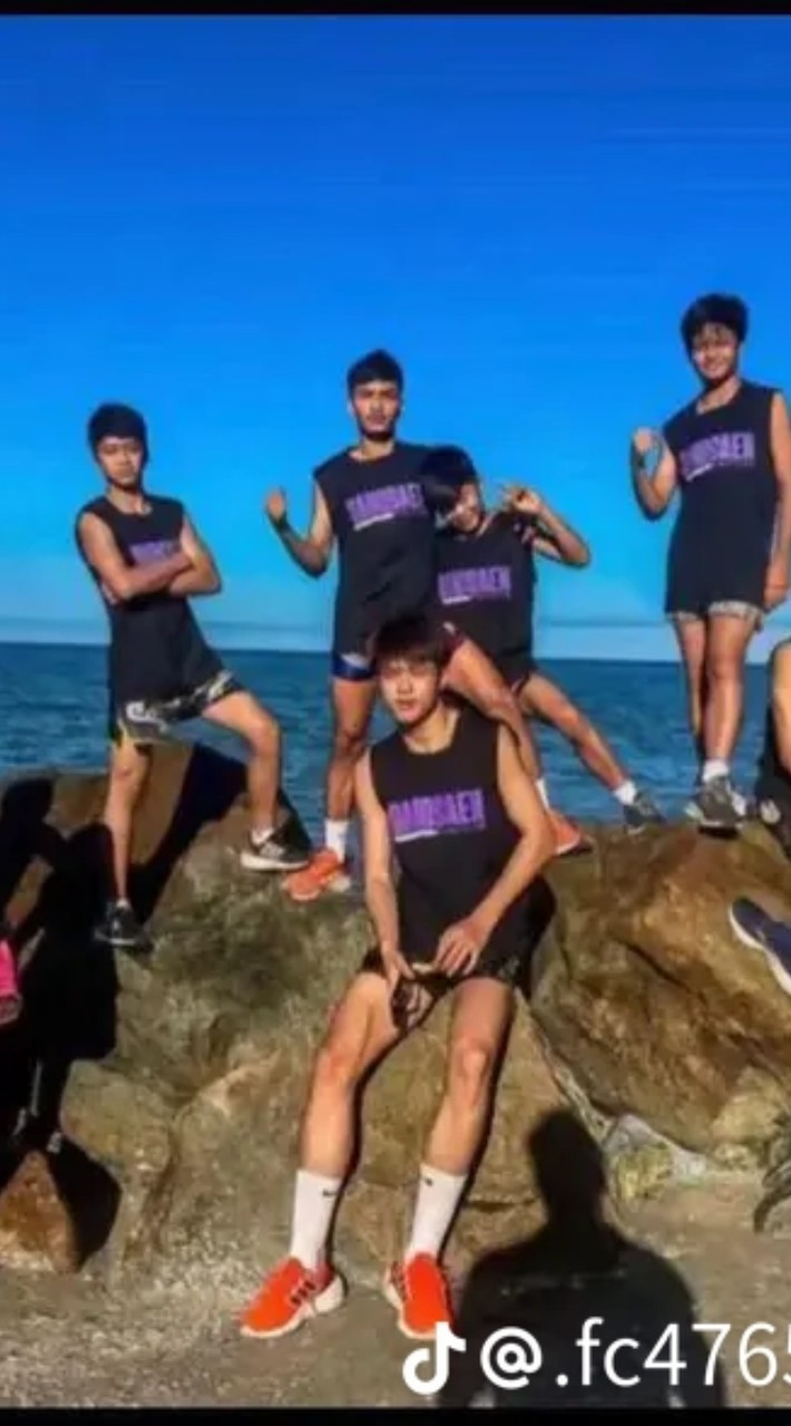 เเจกรูปค่ายบางเเสน