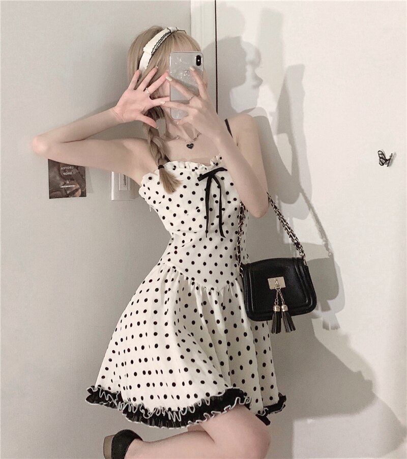 法式 復古可愛 細肩帶傘狀點點連身洋裝 連身裙 點點洋裝 復古風洋裝 黑白 甜美 娃娃風 甜美洋裝 連衣裙