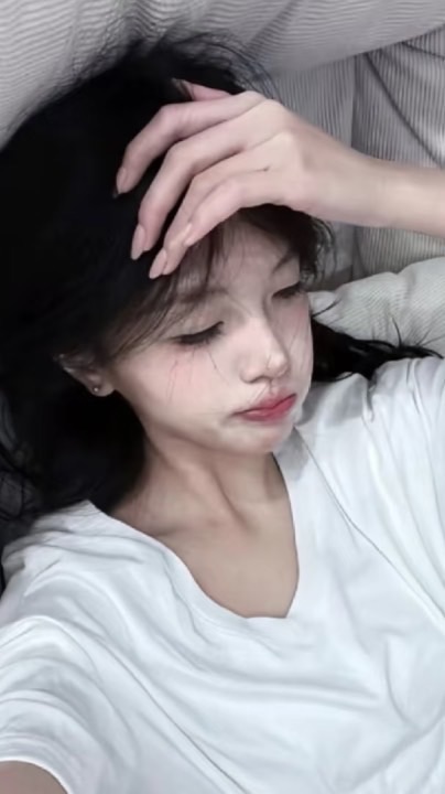 聊天/處關係/放閃/吃瓜/打電話/遊戲