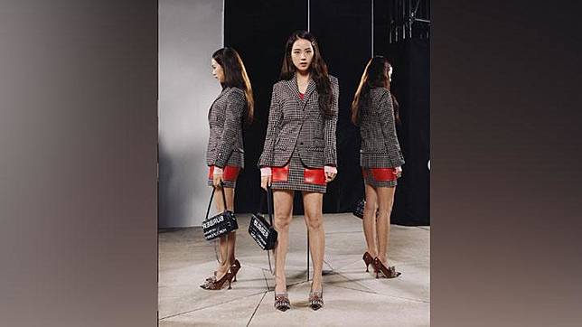 burberry antara instagram