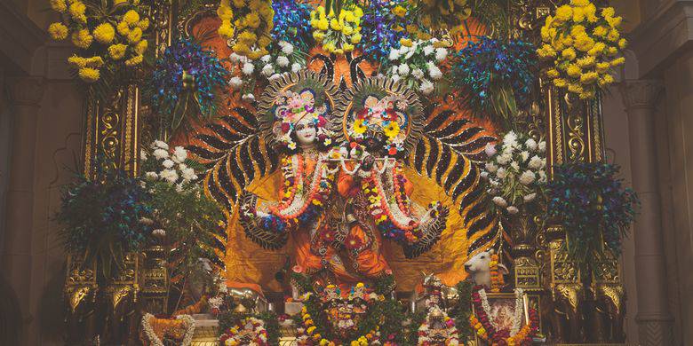 Mengunjungi Tempat Ibadah Umat Hindu Hare Krishna Di Pasar Baru Kompas Com Line Today