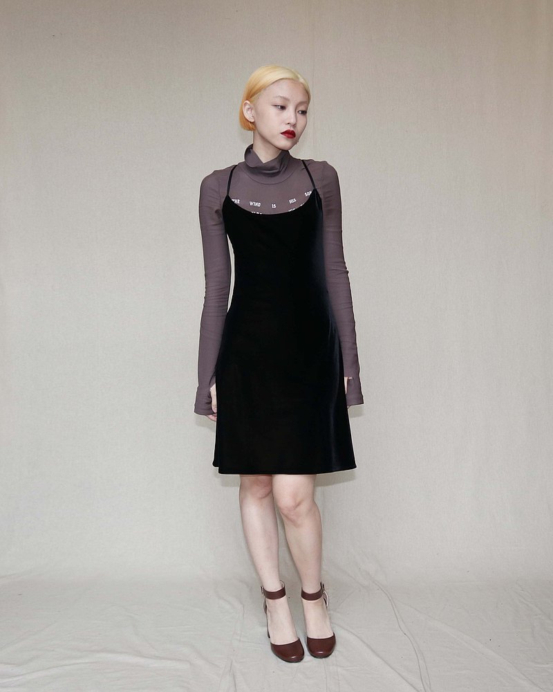 南瓜Vintage。A/X ARMANI EXCHANGE 黑色 絨面 細肩帶 洋裝