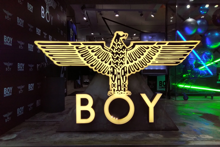 黑莓機 Blackberry KEY2 LE 開箱動手玩，適合英文輸入需求高的人