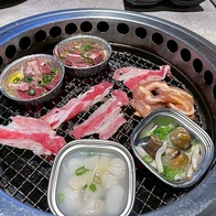 【台北萬華美食】西門町肉次方峨嵋店，海陸燒烤吃到飽598起，王品集團燒肉品牌