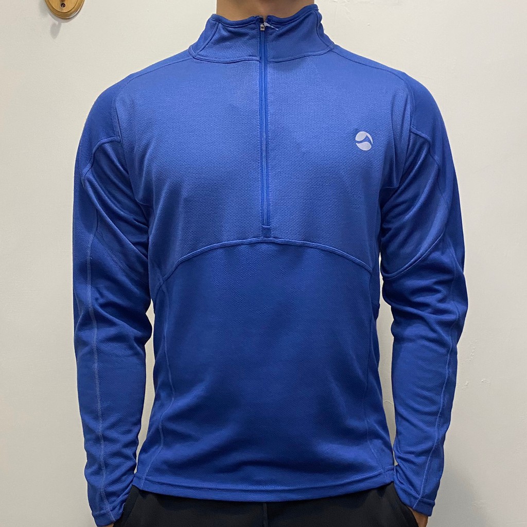 商品規格 :- 款式 : 男款- 顏色 : 正藍- 尺寸 : M、L- 型號 : MDRSHTRU- 材質 : 100%聚酯纖維商品介紹 : - 使用POLARTEC高透氣性，加速身體溼氣的排出 內層