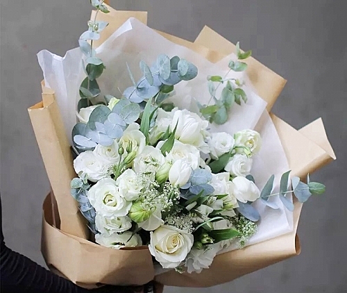 平常不敢說的、害羞說的都讓這束美麗的花束代表你的心吧~