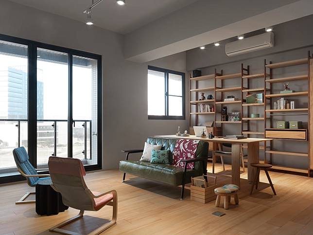 麻雀也能變鳳凰 換上木質新裝的新竹30 坪電梯華廈 Homify Line Today