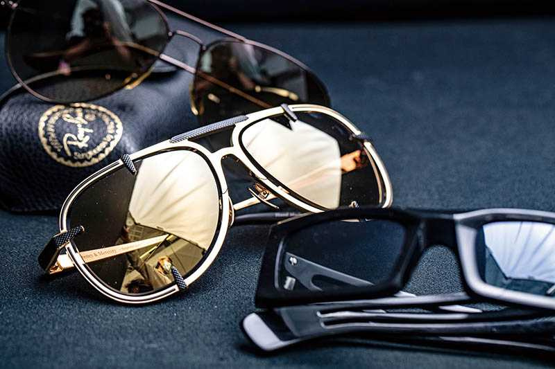 Karl Lagerfeld For H&M墨鏡／已絕版（下）、Frency & Mercury墨鏡／約18,000元（中）、RAY BAN墨鏡／12,000元（上）。 （圖／莊立人攝）