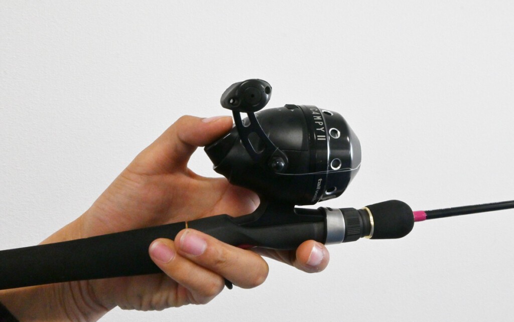 中空ボディでナチュラルに誘える フロッグ系としても使えるエンジン デカブーン