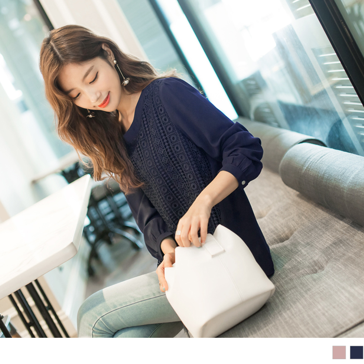 滿版的單色蕾絲雕花釋放優雅氣質，雪紡的面料增添質感 無論搭配褲子或裙子都能營造甜美浪漫的氛圍 ********************** 小提醒： 深色衣物建議單獨洗滌，以翻面手洗或放洗衣袋洗較佳喔