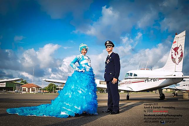 20 Inspirasi Foto Prewedding Kenakan Seragam Profesi Brilio Net Line Today