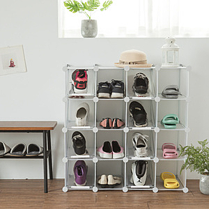 可依空間自由組合變化，四周鐵線更加穩固，傾斜板子設計，放置充裕空間，透明質感增添生活品味