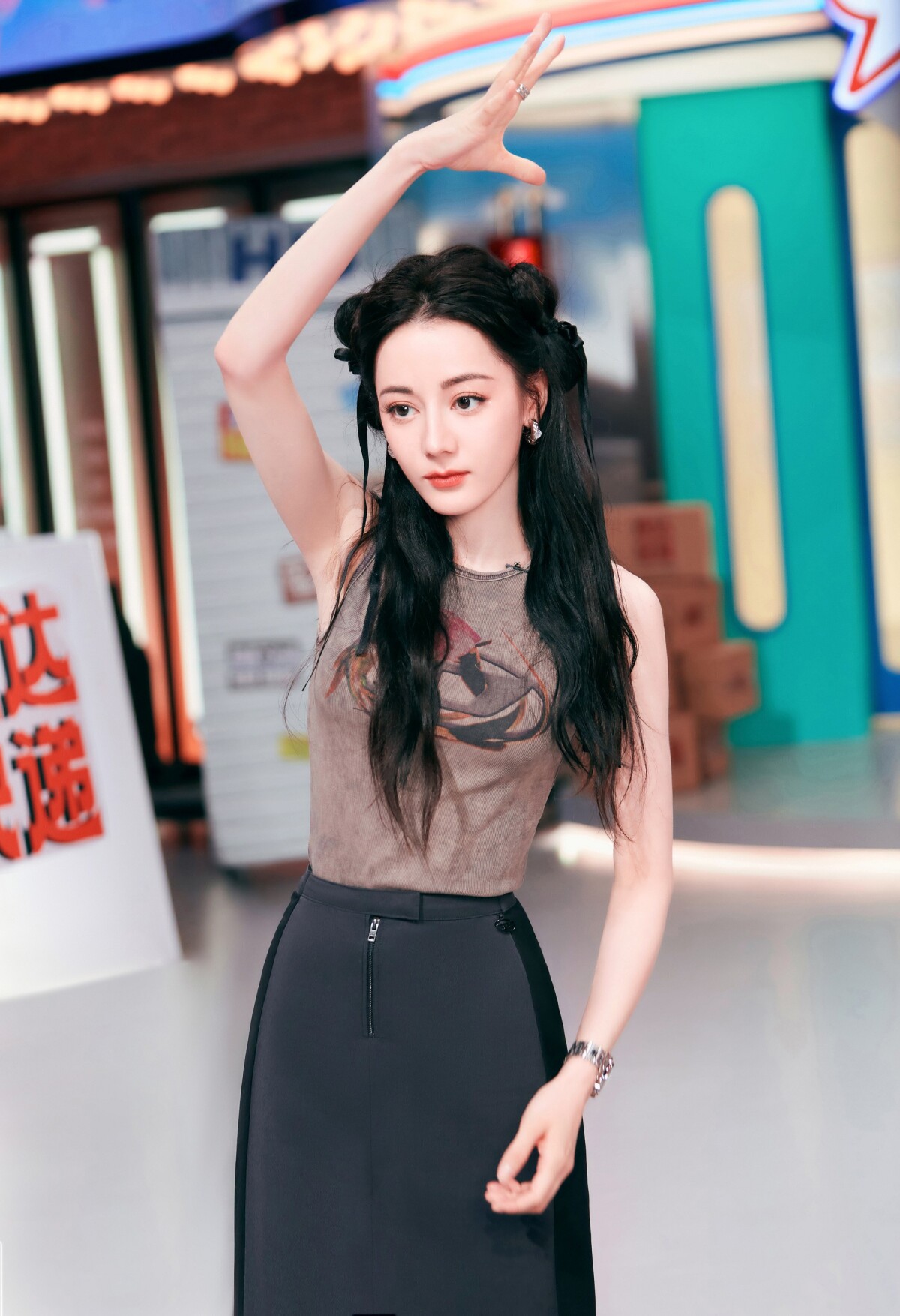 陸劇8位「人間腰精」女星！陳都靈腰細上熱搜，李沁腰比黃景瑜大腿細，趙麗穎腰太驚人