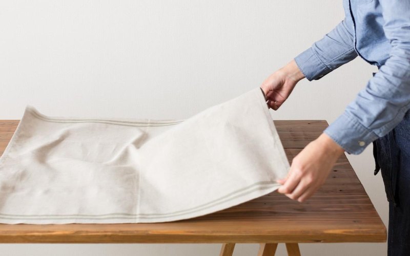 麵團的規劃是相同的，但由於尺寸是65厘米×80厘米，是可以使用的桌布，交叉的內部，因為這種大毛巾的多交叉。 該材料是吸水比棉，快乾高，強度也選擇了一個強大的床單。阿蘇地區的創作者是繼承傳統的近江上布在