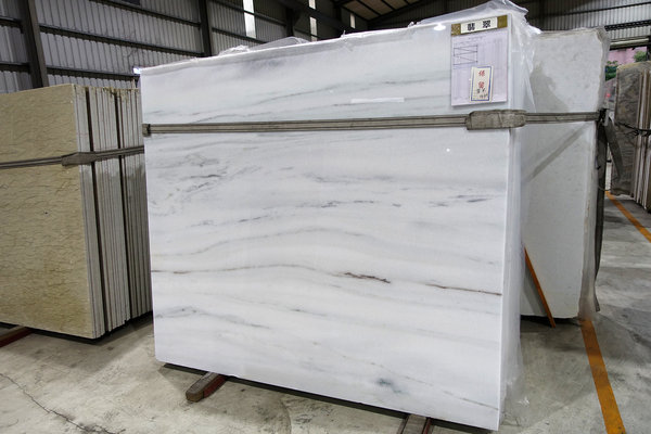 銀狐大理石-八里聯利石材，大理石材推薦，翡翠、瑞士白大理石，白色系大理石，電視牆、玄關、浴室、檯面適用大理石，有礦山自產自銷的大理石材廠推薦