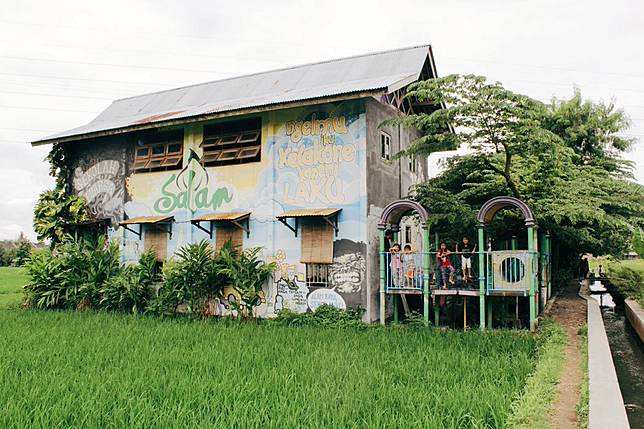 Sekolah Tanpa Guru, Tanpa Seragam, Tanpa Pelajaran
