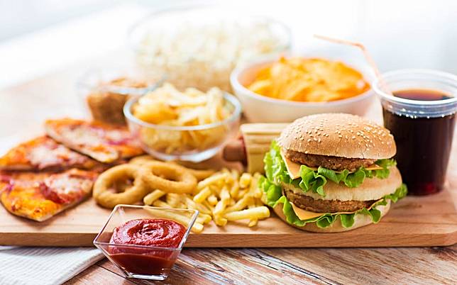 健身前別碰！8大地雷食物吃了做白工