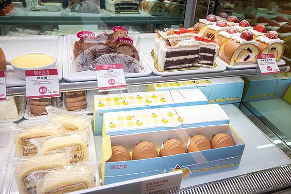 【石牌美食】亞尼克石牌店-剛開幕就大爆人潮的超人氣生乳捲甜點店