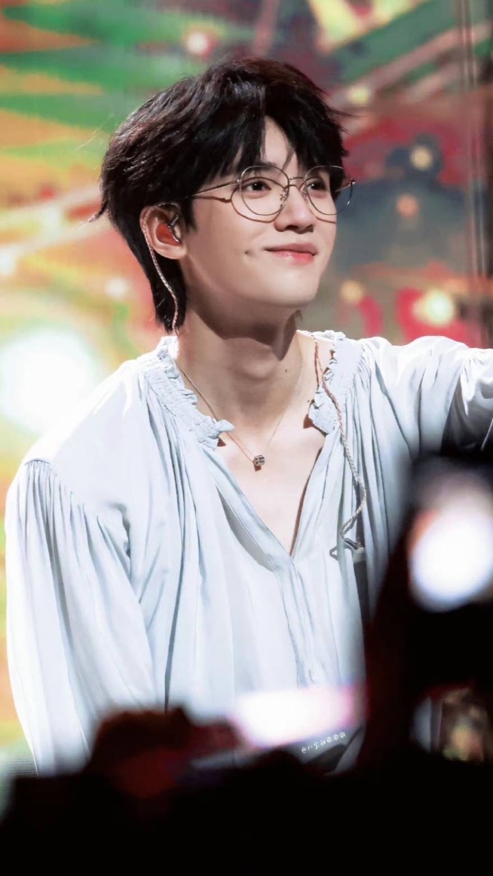 周翊然。11/22🎂🎁🎊❤️🇨🇳🇨🇳🇨🇳