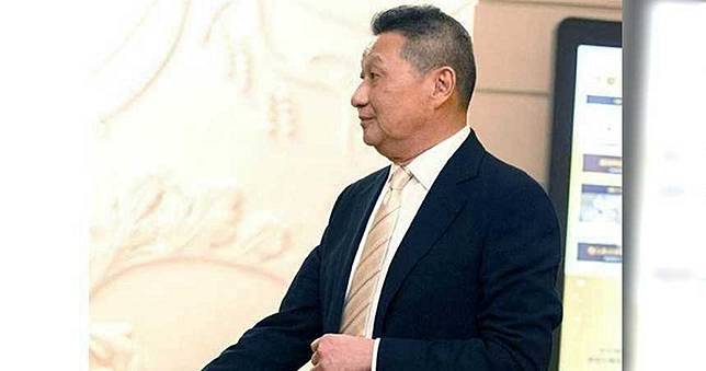 孫道存掏空案期滿出獄！還沒踏出去秒上囚車　法官裁定羈押禁見