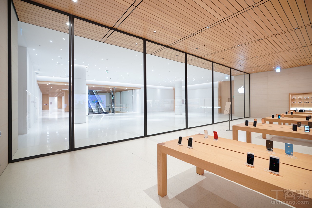 蘋果台灣直營店「Apple 信義 A13」開幕前搶先看！設計比照蘋果總部訪客中心