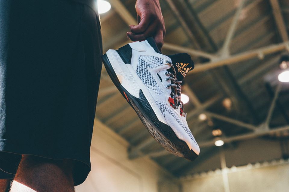 adidas D Lillard 2 Rip City Primeknit LINE