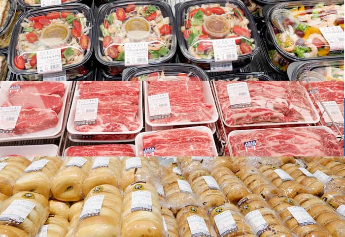 Costco 好市多賣場內推薦商品：肉、麵包、沙拉等