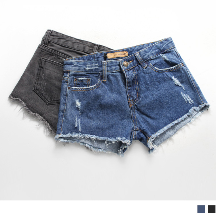 選用透氣度高的棉質牛仔面料，不怕悶熱黏膩感 ~ 兩側抓破的設計加上褲管抽鬚營造街頭隨性感， 版型顯腿長，輕鬆打造纖長雙腿比例 ! ************** 小提醒： 釦可開、前後口袋為真 牛仔褲請