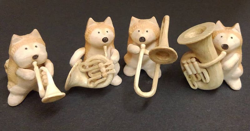 各種動物被用作主題來表達木製品中日常生活的各種場景。 不管零件是天然木材多小， 這是一種自然色，完全不上色（表面漆清晰），所以我希望您能感覺到木材的質感 高度約為3-4厘米