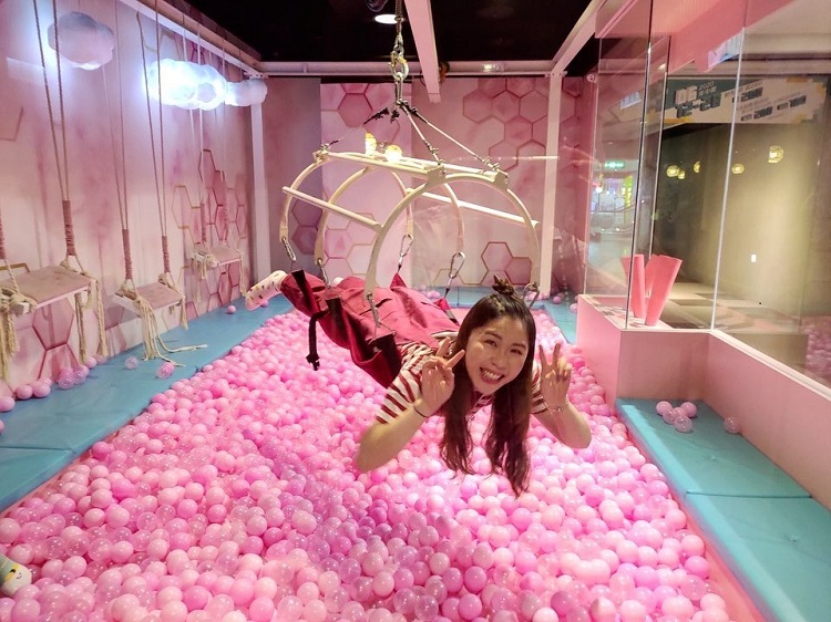 台中美食｜台中火鍋｜台中打卡餐廳｜台中餐廳｜台中網美景點｜圓砌升降鍋物人體夾娃娃機