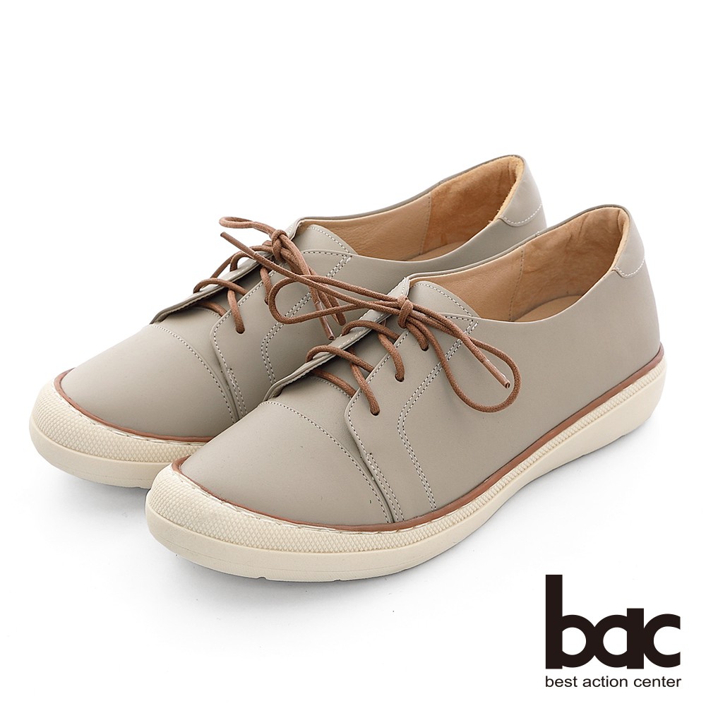 特別嚴選台灣舒適柔軟的牛皮面料防踢頭的俏皮設計超減齡搭配適合台灣女性腳型的鞋楦比例讓行走間享受輕盈無重力舒適感增添悠閒舒適的自在感bac~貼心小提醒：此款鞋版偏正常，建議選購平常的尺吋！(對於選擇尺碼