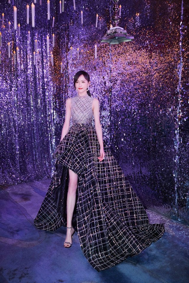 女星紅毯造型精修vs未修3：唐嫣