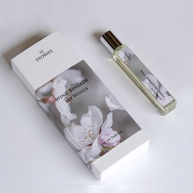 桂花、台灣烏龍茶、白玉蘭葉草本茶香清新飛揚、自在寫意的香氛調性100%天然精油香水，更安全溫和的香氛體驗SGS檢驗不含防腐劑、塑化劑、化學合成香精淡香精香味濃度高，用量更省方便攜帶，隨時補香，出國免托