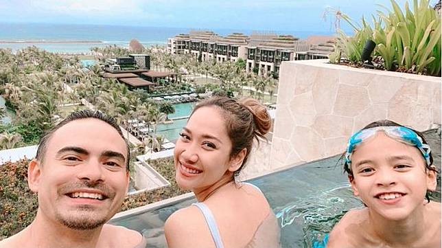 Foto Foto Kemesraan Bunga Citra Lestari Dan Ashraf Sinclair Suara Com Line Today