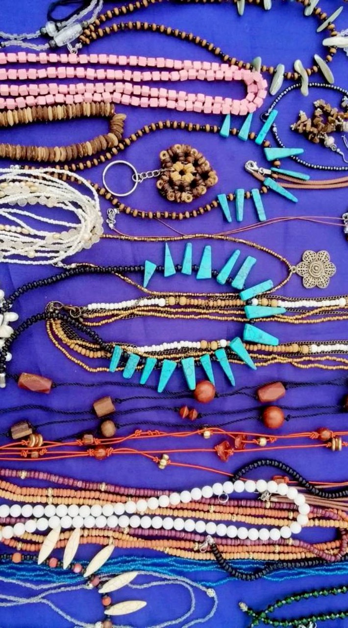 ร้านพี่ฮามเครื่องประดับแฮนด์เมดและเครื่องเงินแท้,อัญมณี