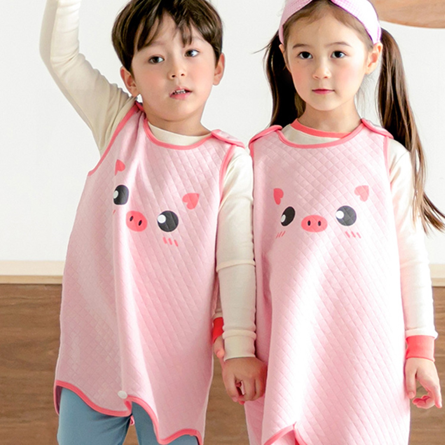 韓國家居服/防踢被，高C/P值超好穿。100% 有機無螢光棉製，親膚柔軟，好安心。鋪棉材質，柔軟透氣又保暖，適合台灣秋冬;有在這裡買過家居服、防踢被的媽咪，應該對 韓國Maykids 不陌生，口碑在我