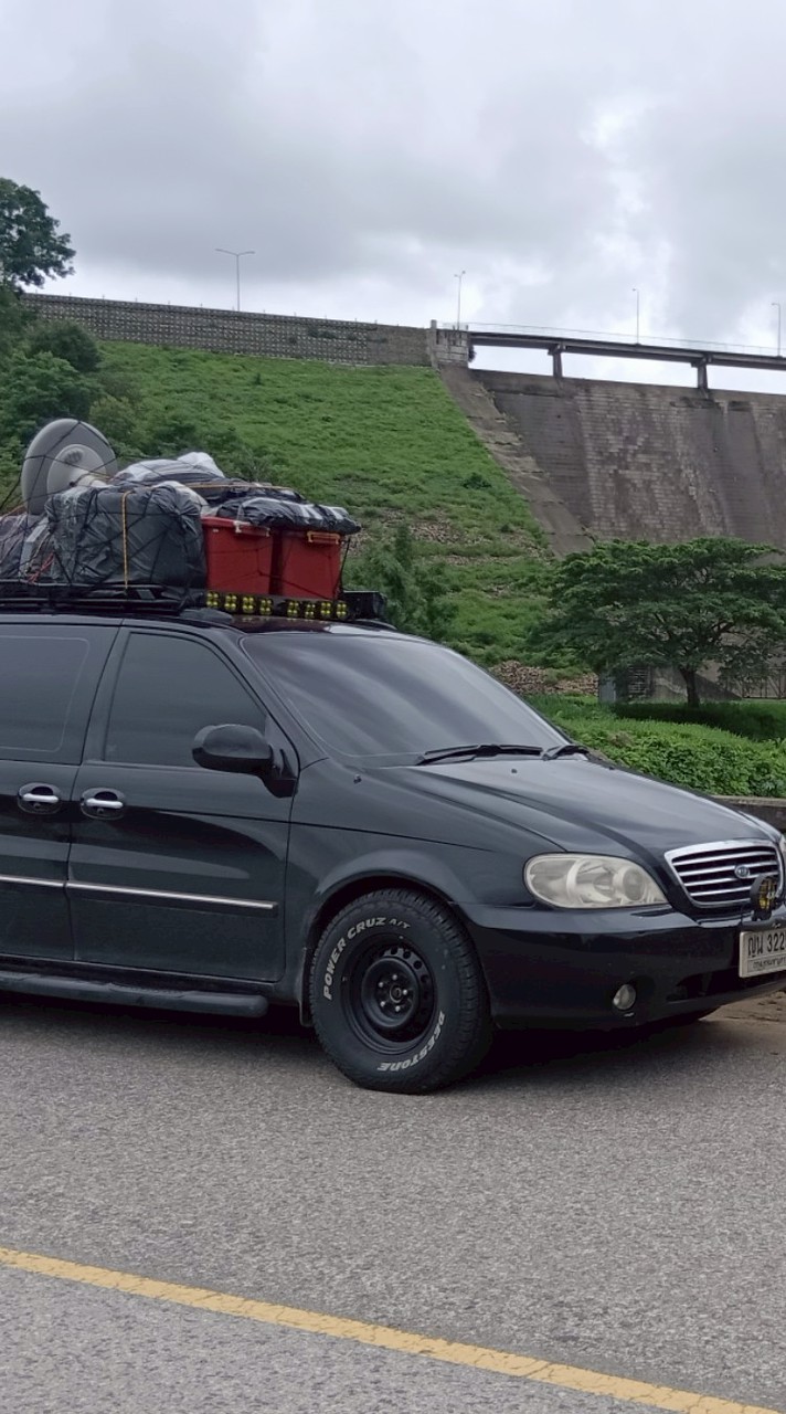 KIA carnival safari