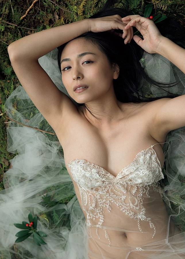 水着女星川村雪繪與back Number鼓手結婚 On Cc 東網 Line Today