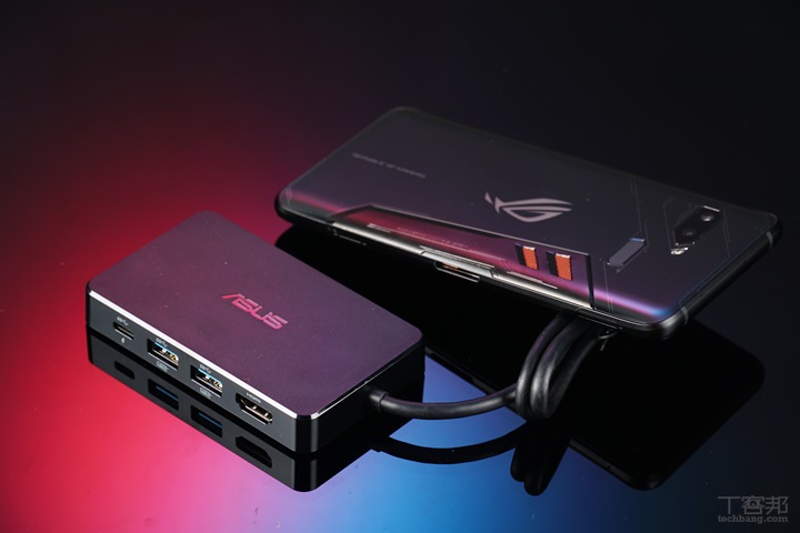 華碩 ROG Phone 大全套開箱！重新定義電競手機樣貌