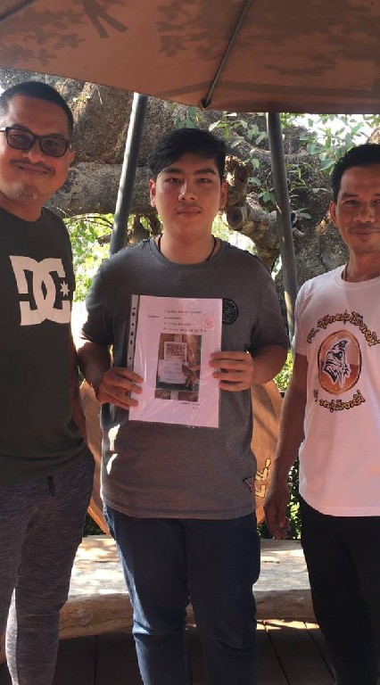 มุมใครวะ?(ไก่ชนสายพันธุ์หนุ่มโรงหมี่)