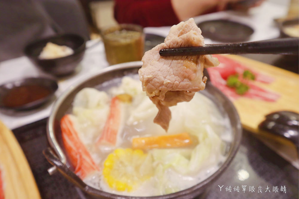 新竹火鍋推薦！鐵了心自慢鍋物，吃鍋前先看可愛小熊泡湯！新竹超囂張的蛤蛤鍋來了！