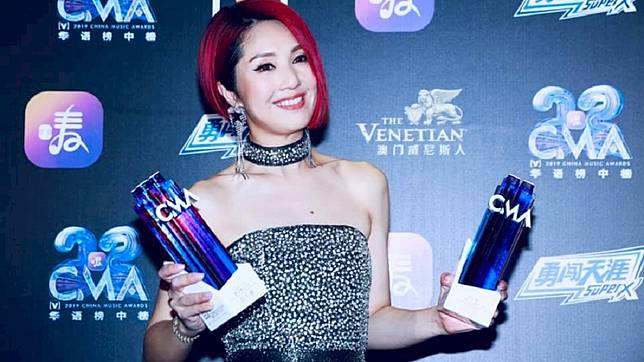 香港女星楊千嬅影歌視三棲表現亮眼。(圖／翻攝自楊千嬅臉書粉絲團)