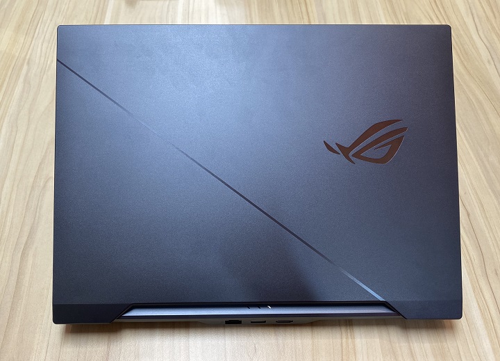 (NDA 4/2 PM15:01)Asus 推雙 4K 螢幕電競筆電！ROG Zephyrus Duo 15 以 15.6 吋加 14.1 吋登場