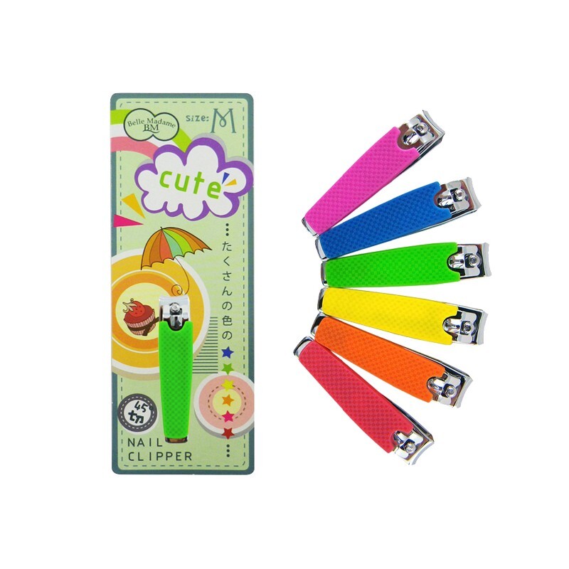 商品簡介 銳利好剪、有安全膠套、指甲削不會外飛、好整理 ■材質：不銹鋼、樹脂 ■規格：1入 ■貨源：經銷商 ■產地：台灣 ■保存期限：工具使用期限須依個人使用方式維護方式而定唷 ※粉撲類 :定期更換，