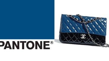 2020 年代表色出爐：寧靜的「經典藍」超紓壓！推薦 3 款「代表色美包」還不快跟上？