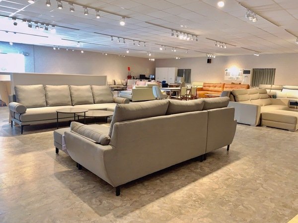 「台中沙發推薦」台灣唯一在台生產設計販售一條龍客製化訂製沙發床墊服務，全面使用歐洲台灣高品質良心材料-Mr.Sofa沙發先生台中體驗館直擊分享