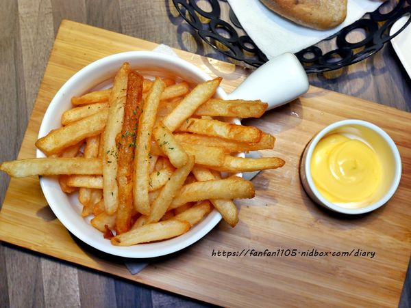 【內湖美食】洋城義大利餐酒館-內湖家樂福店 #義式料理 #米塔集團 #獨立空間座位席 (17).JPG