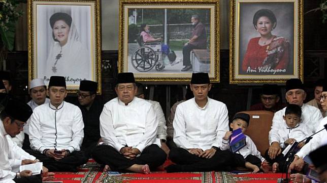 Tahlilan Ani Yudhoyono Cikeas